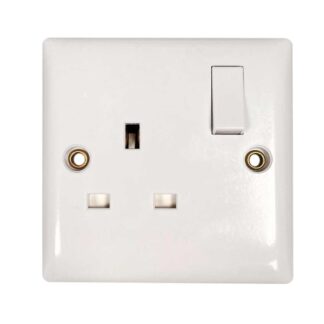 Convex Slim Single Socket in White (Switched / 13A / Single Pole)